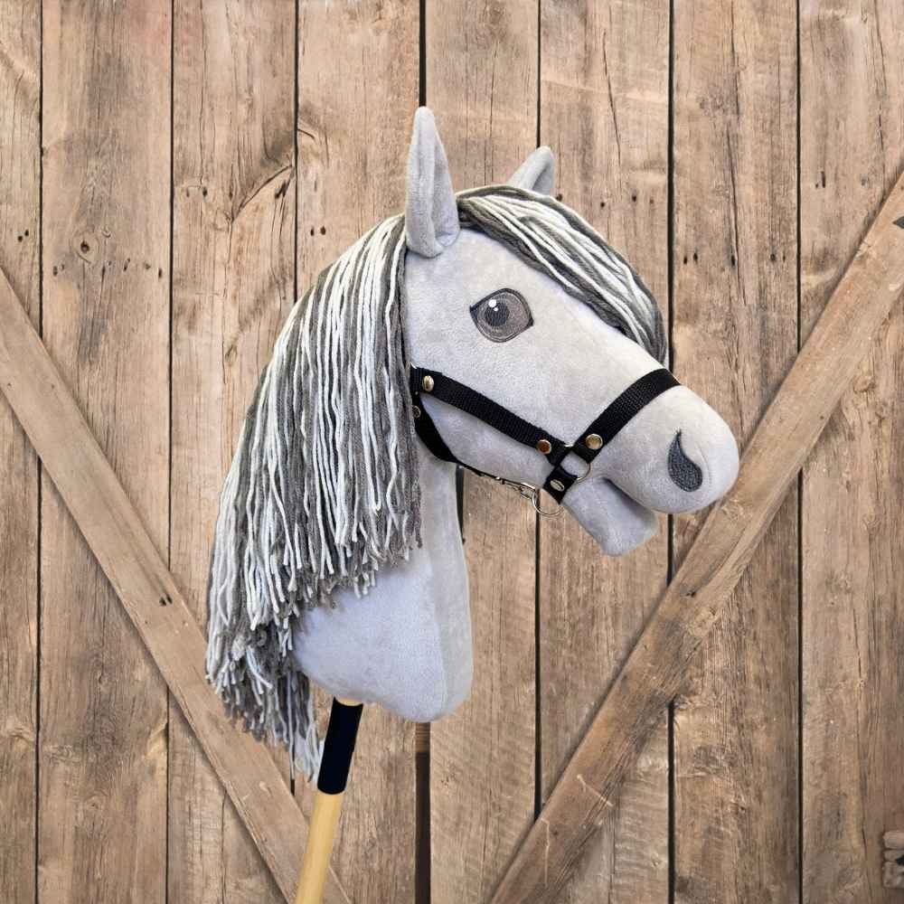 hobbyhorse_sedy_s_ohlavkou_grey.jpg